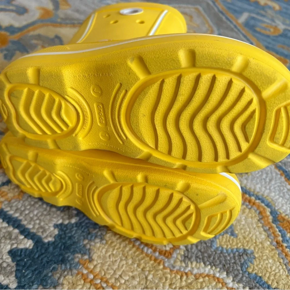 CROC Kids Yellow Rain Boots size J 1